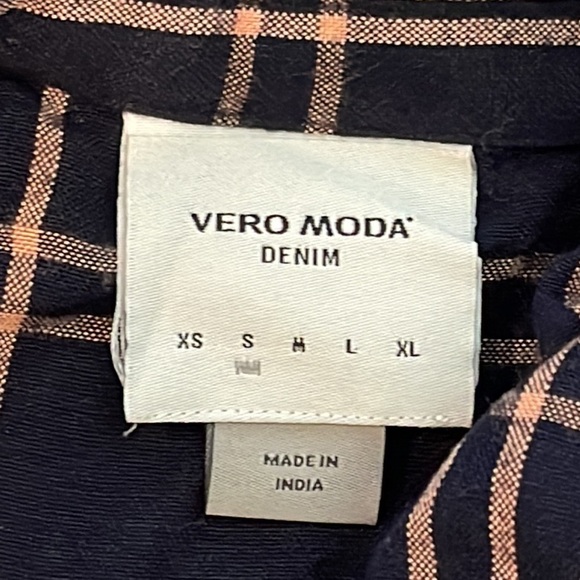Vero Moda Navy and Beige Plaid Women’s Shirt Size Small - Picture 3 of 5